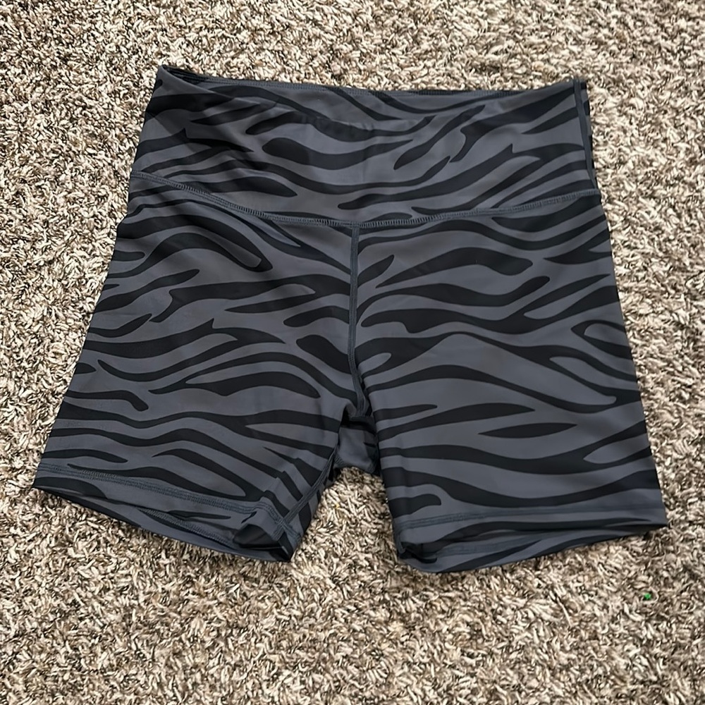 Zyia light n tight shorts